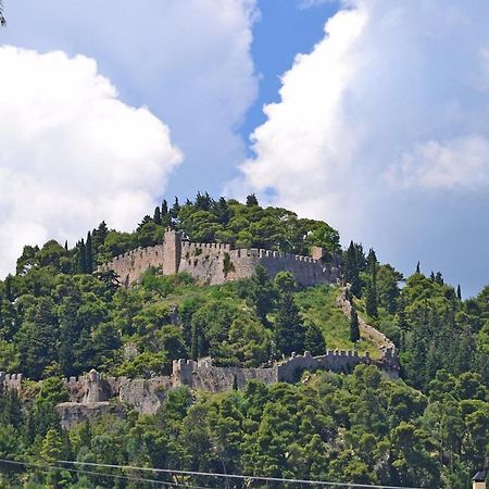 Poly'S Charming Home - City Center & Near The Beach 2Bedroom Apartment Nafpaktos Exteriör bild